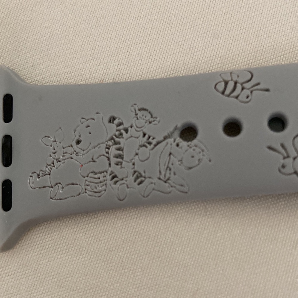 Apple Watch Winnie the Pooh Band - Picture 2 of 4